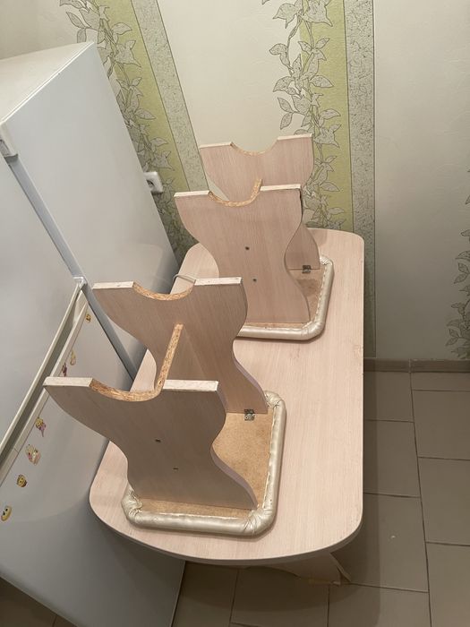 Продается стол в хорошем состоние