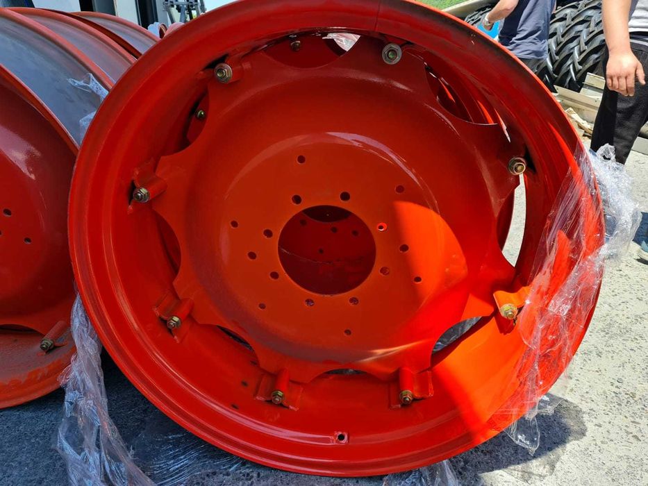 JANTA R38 TRACTOR U650 spate avem si anvelope 14.00-38