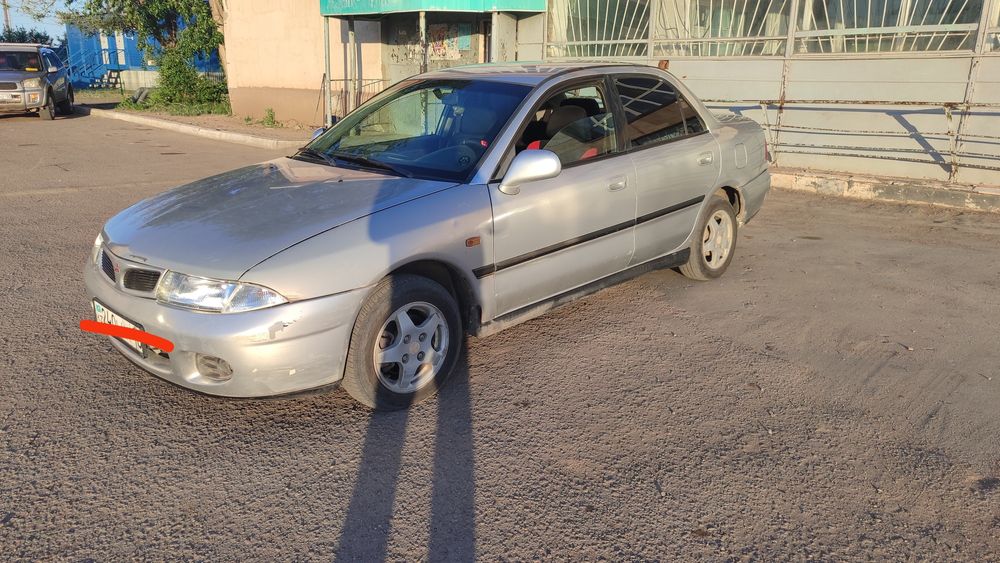 Продаю авто Митсубиси каризма