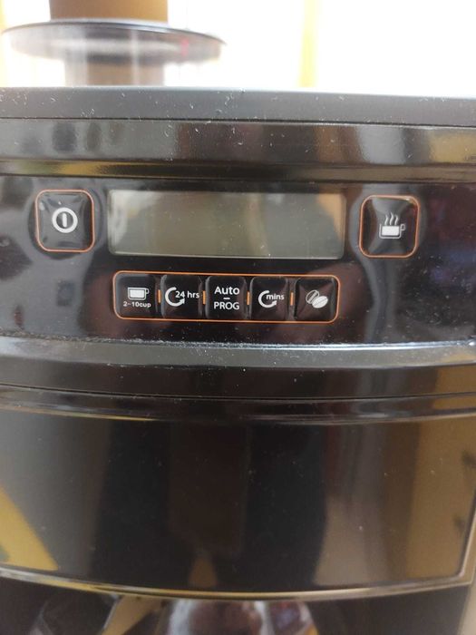 Cafetiera, Cafea boabe și cafea macinată