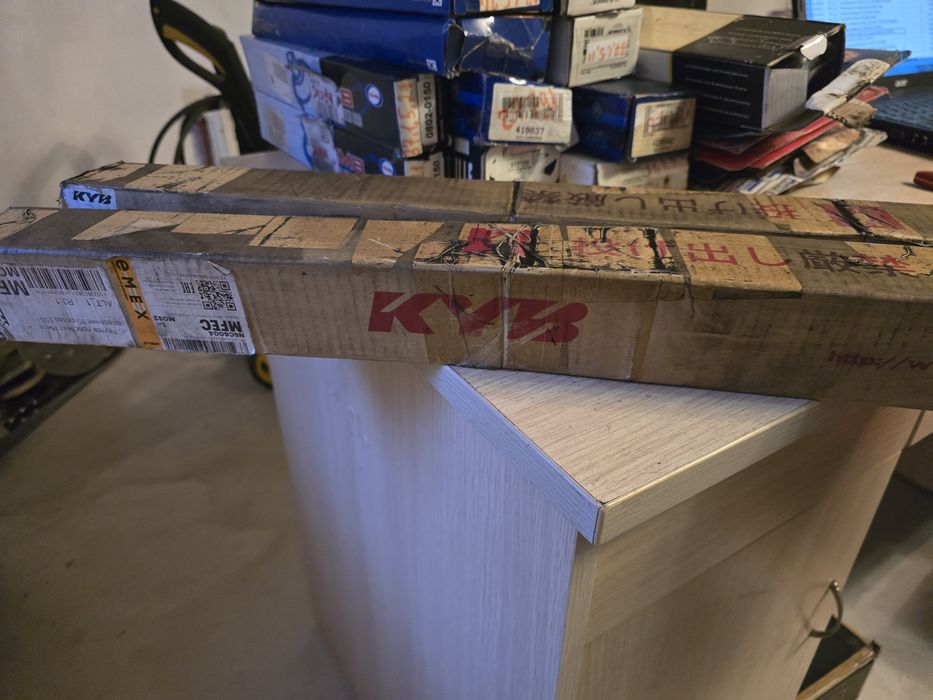 Продам амортизаторы Nissan Cedric Gloria