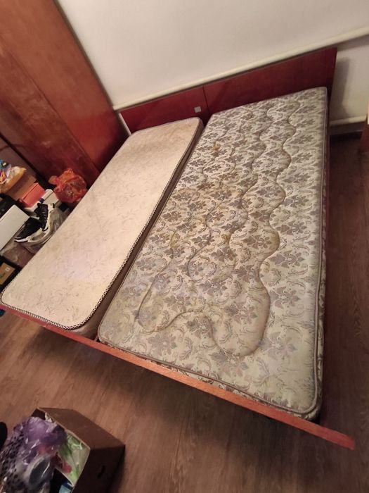 Кровати с матрасами