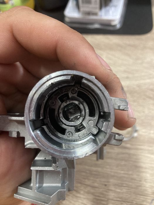 Автоключар София аварийно отключване програмиране на ключове