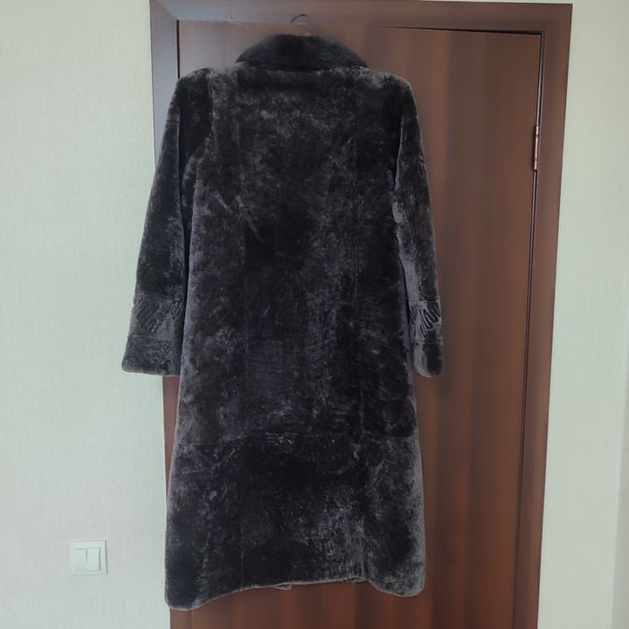 Продам шубу мутон , воротник норка