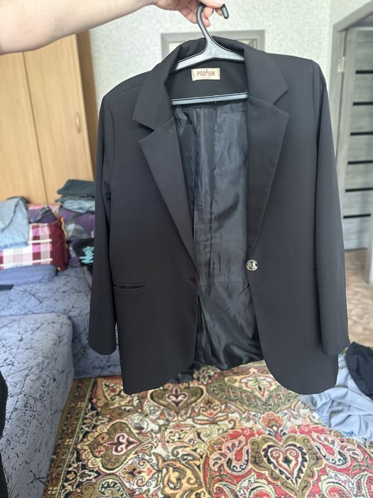 Продам пизджак черного цвета