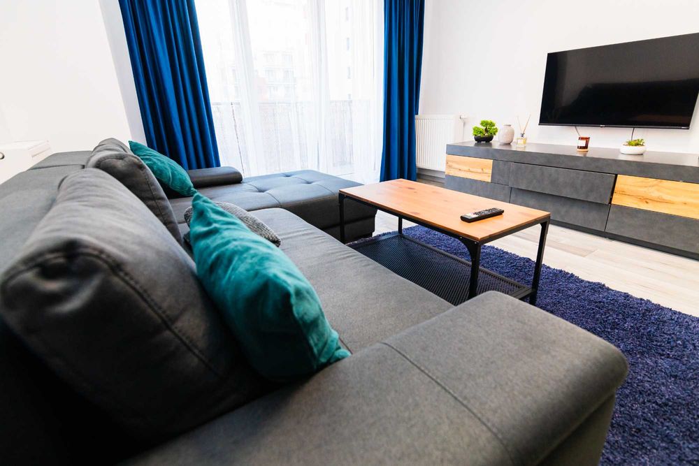 Apartament Modern 2 Camere + Parcare & Boxă – Zona Coresi, Tractorul