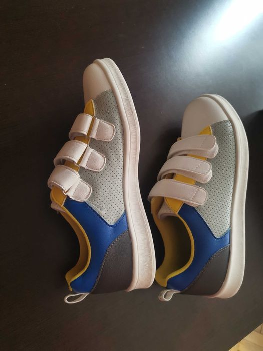 Кецове Бенетон. 38 номер. Нови. Унисекс.