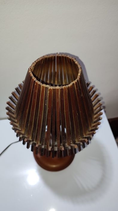 Veioza veche  din lemn