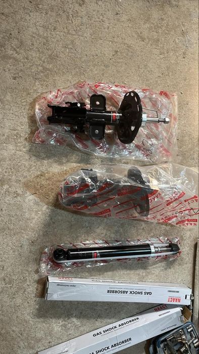 Toyota Corolla E150 амортизатор