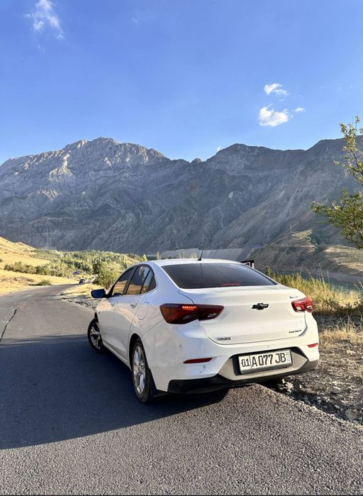 Onix 2023 yil 20.000 km yurgan ideal.