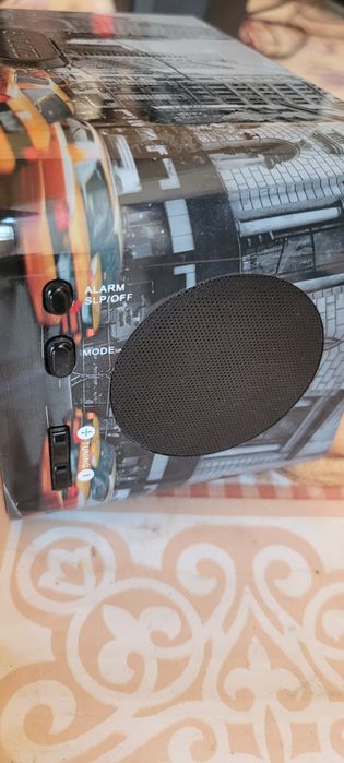 Vând  radio cu ceas