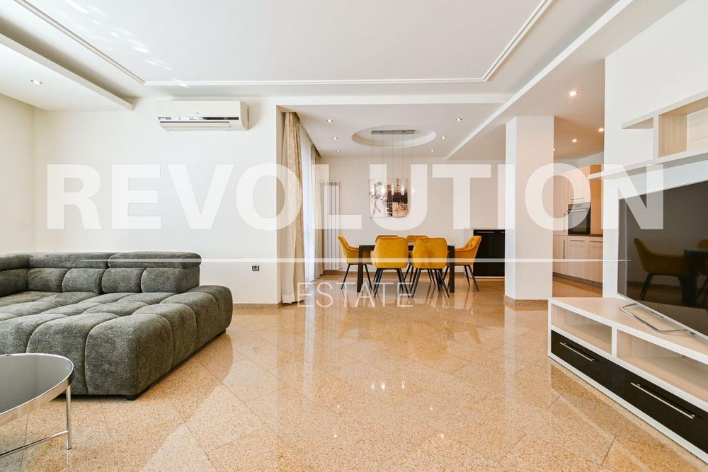 Дава се под наем Четиристаен апартамент в София, Лозенец - 202 кв.м за 2300 € - Снимка #2