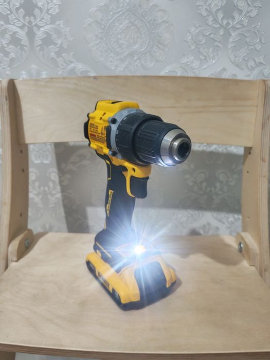 Продам комплектом шуруповёрт и импакт DeWalt (Деволт)