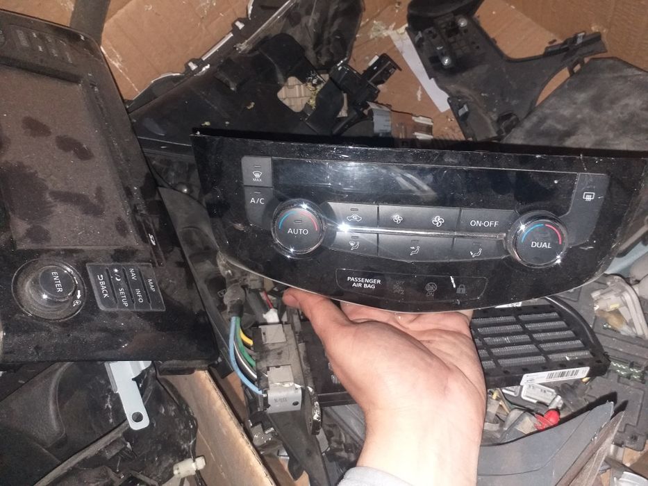 Comanda Clima Climatronic Nissan X Trail T32