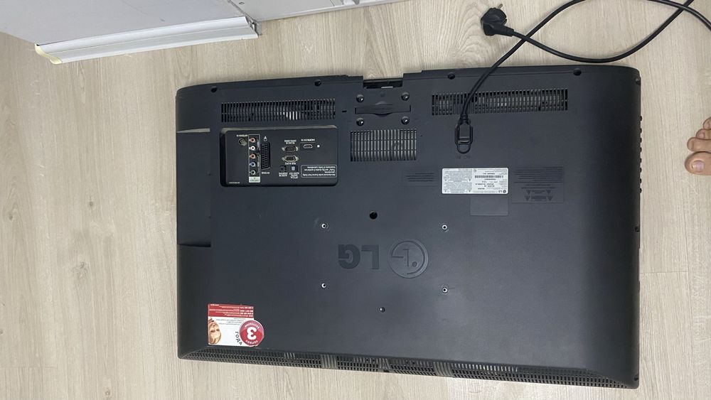 Телевизор LG…………………
