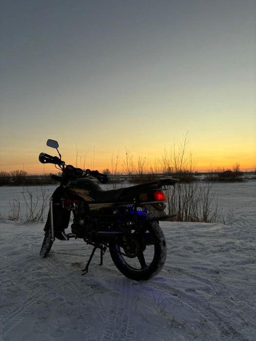 Мотоцикл 200 куб