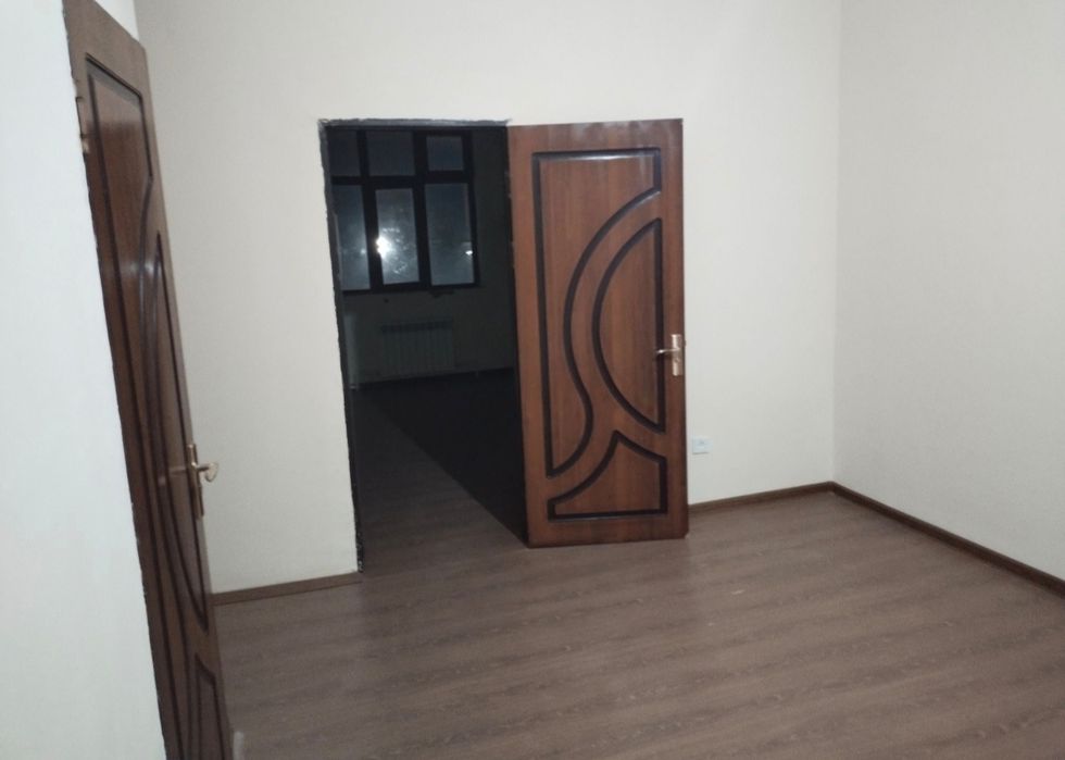 Qarsh sityda 3 xonali uy 1 qavat