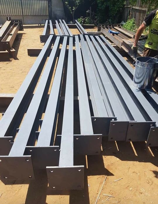 Vand  Hale agricole și industriale la orice dimensiune dorită,