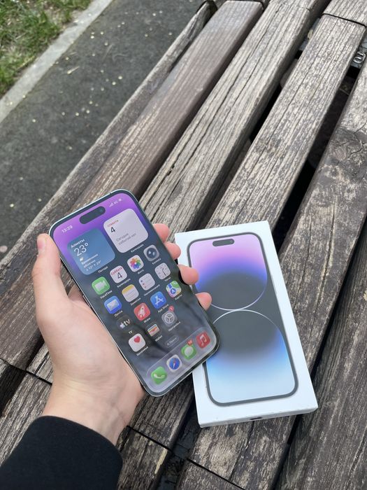 Срочно продам айфон 14 про