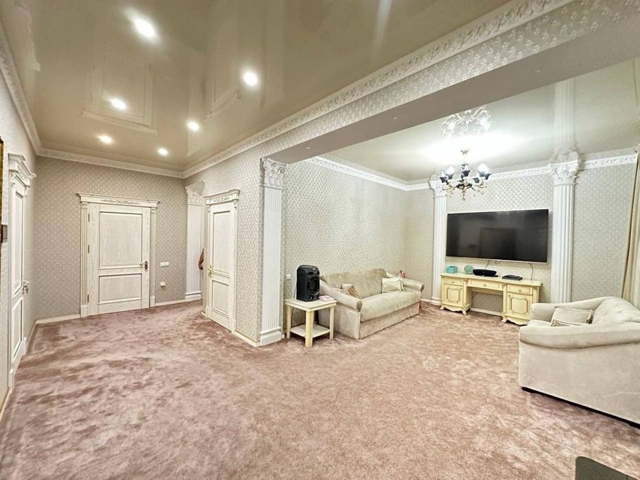 Дом центр Луначарского 220 м2