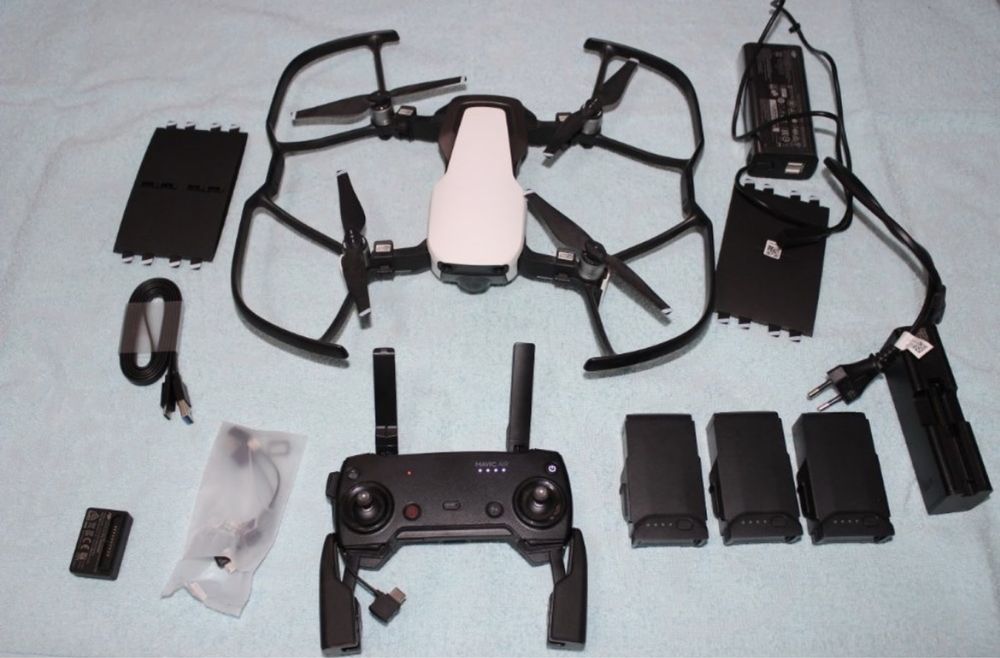 Продам Dji mavic air fly more combo