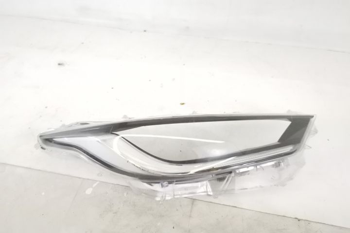 Оригинално Дясно Предно Стъкло / Toyota Yaris XP210 Оригинално дясно п