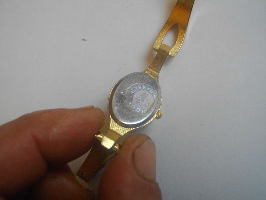 GICCI Passed-Дамски Малък Кварцов Електронен Часовник-Гривна-Отличен