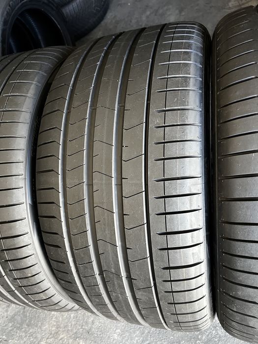4 anvelope vara NOI Bmw X5 , X6 , 315/35/21 + 275/40/21 , Pirelli , RunFlat cu steluta * , DOT 2023