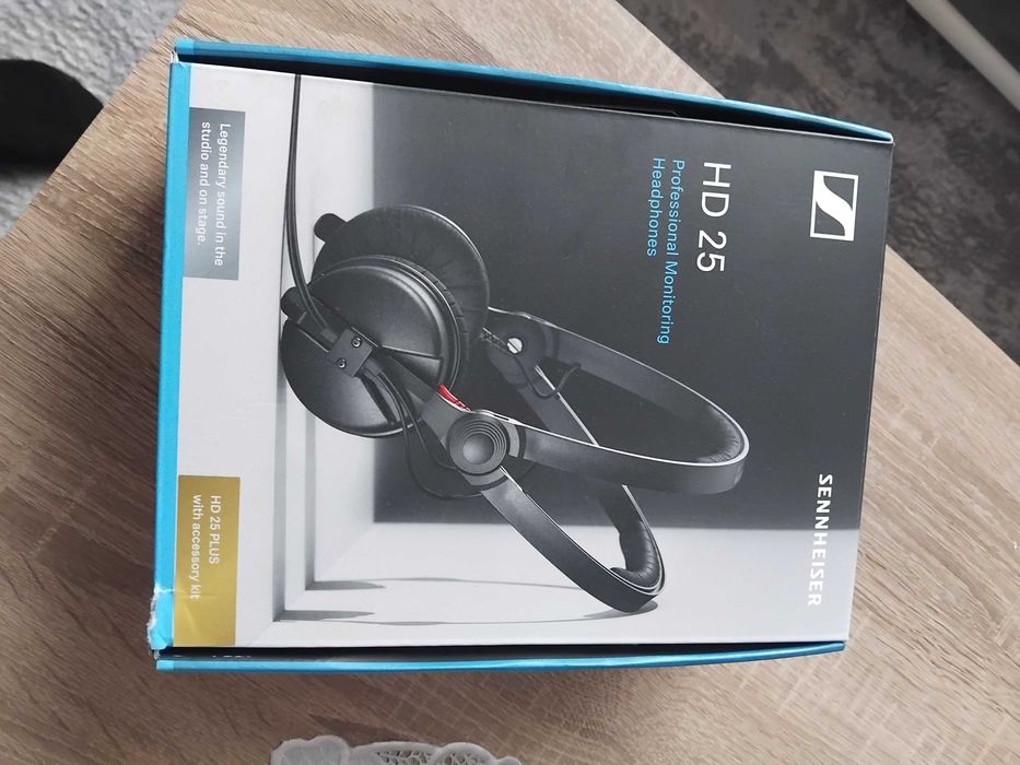 Sennheiser hd 25, гаранционни с два кабела и две подложки
