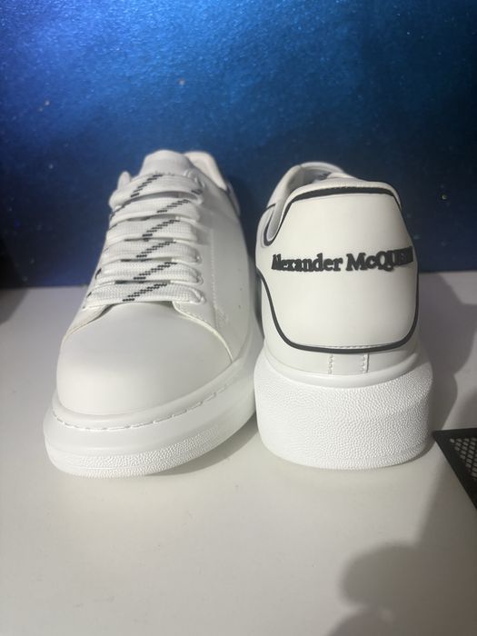 Alexander McQueen 43 Noi cu punga