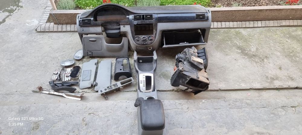 Lasetti salon zapchast ( KAMPLEKT ) sotiladi