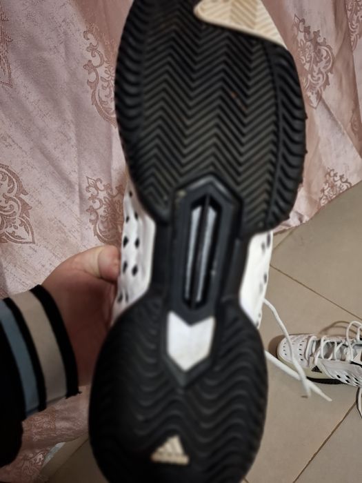 Маркови adidas.почти нови!