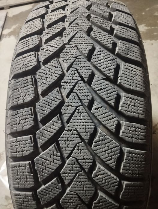 Зимние шины продаеться