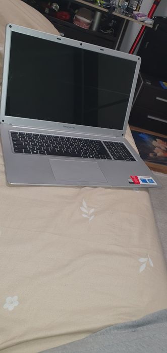 Laptop Thomson 17 inch ,8 ram,1THdd