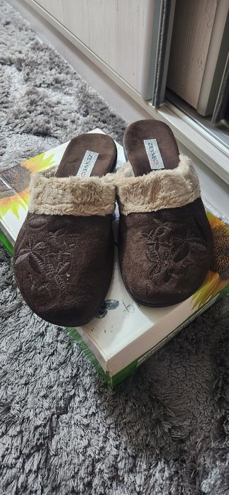 Ayollar oyoq kiyimi