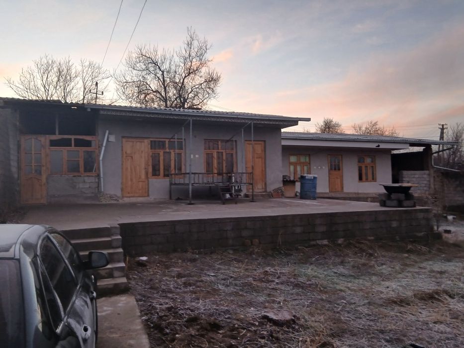 Дача сотилади 4хона 6сотих бохово жой