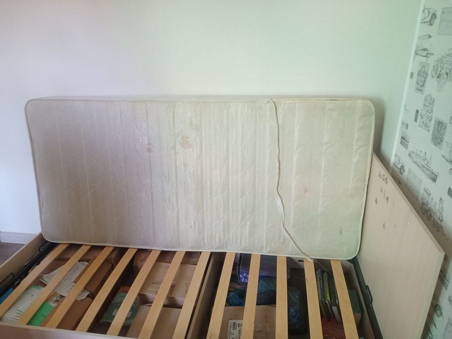 Продам кровать 190/90 + матрас.