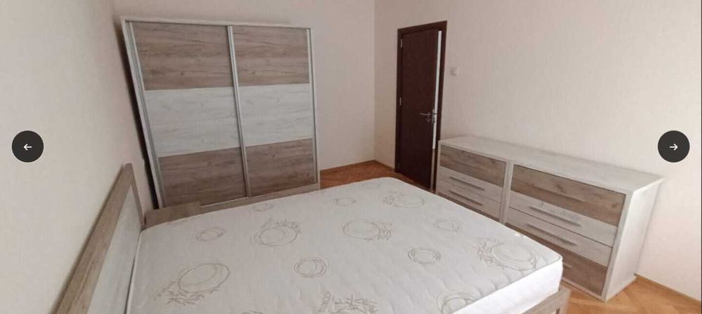 Двустаен Апартамент, Въстанически