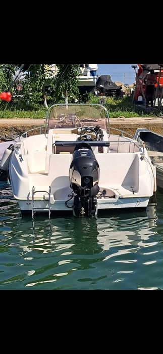 Barca,motor si peridoc