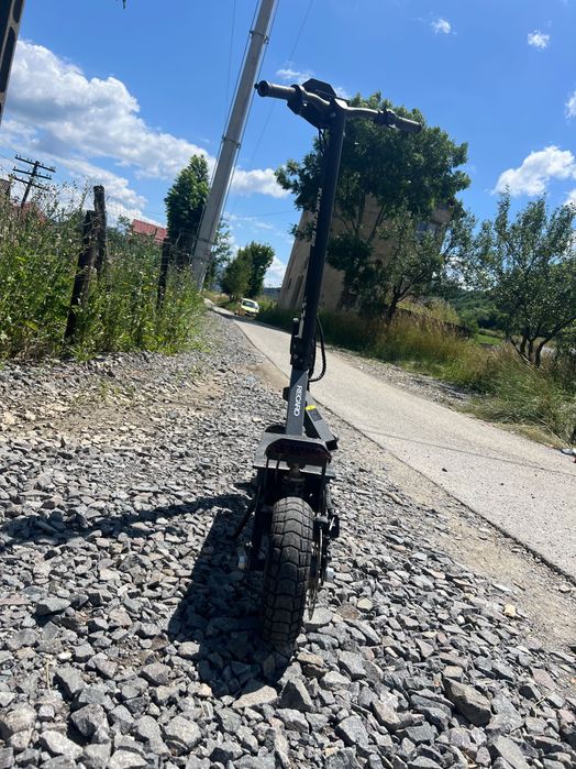 Vând trotineta electrică kukirin G2