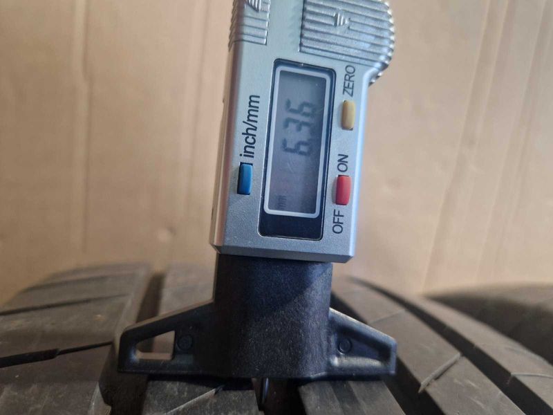 2 Goodyear R17 215/60 
летни гуми DOT1519