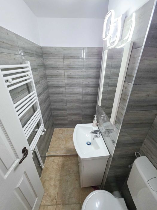 Vand apartament 2 camere, parter, in Deva.