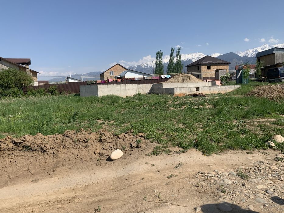 Продам участок 8 соток целевое под строительство дома ровный с фундаме