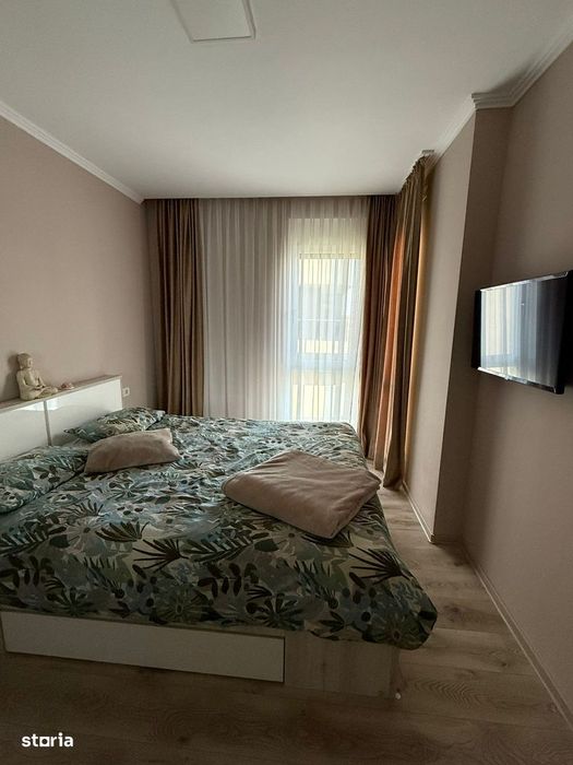 Închiriez apartament cu 3 camere
