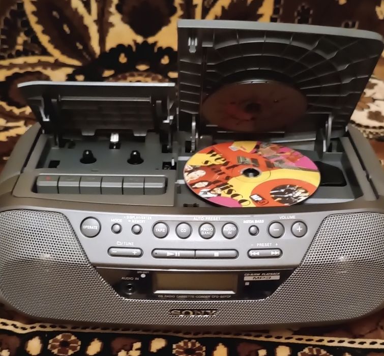 Магнитофон бумбокс Sony CFD-S07CP