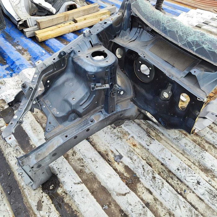 Правый лонжерон Toyota RAV4 III