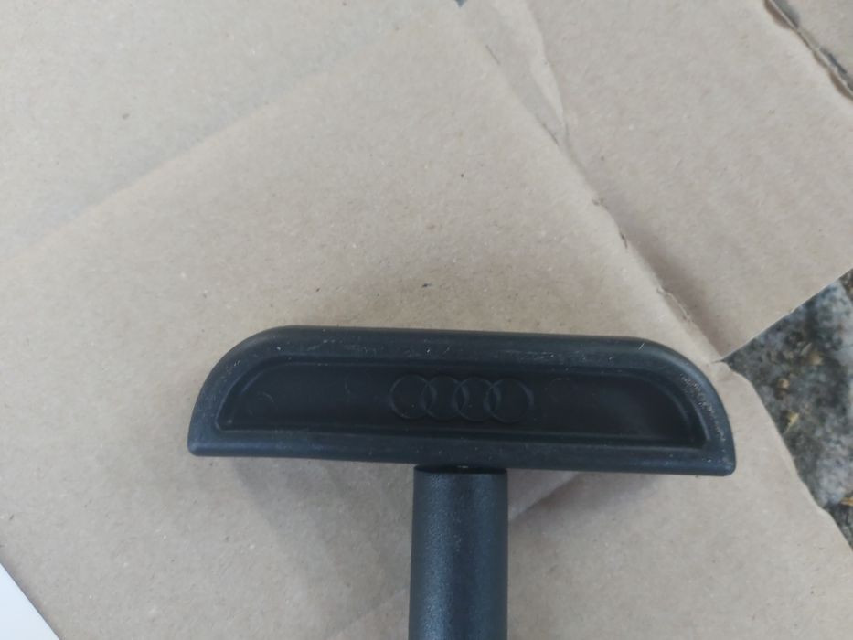 Релси за багажник Audi!