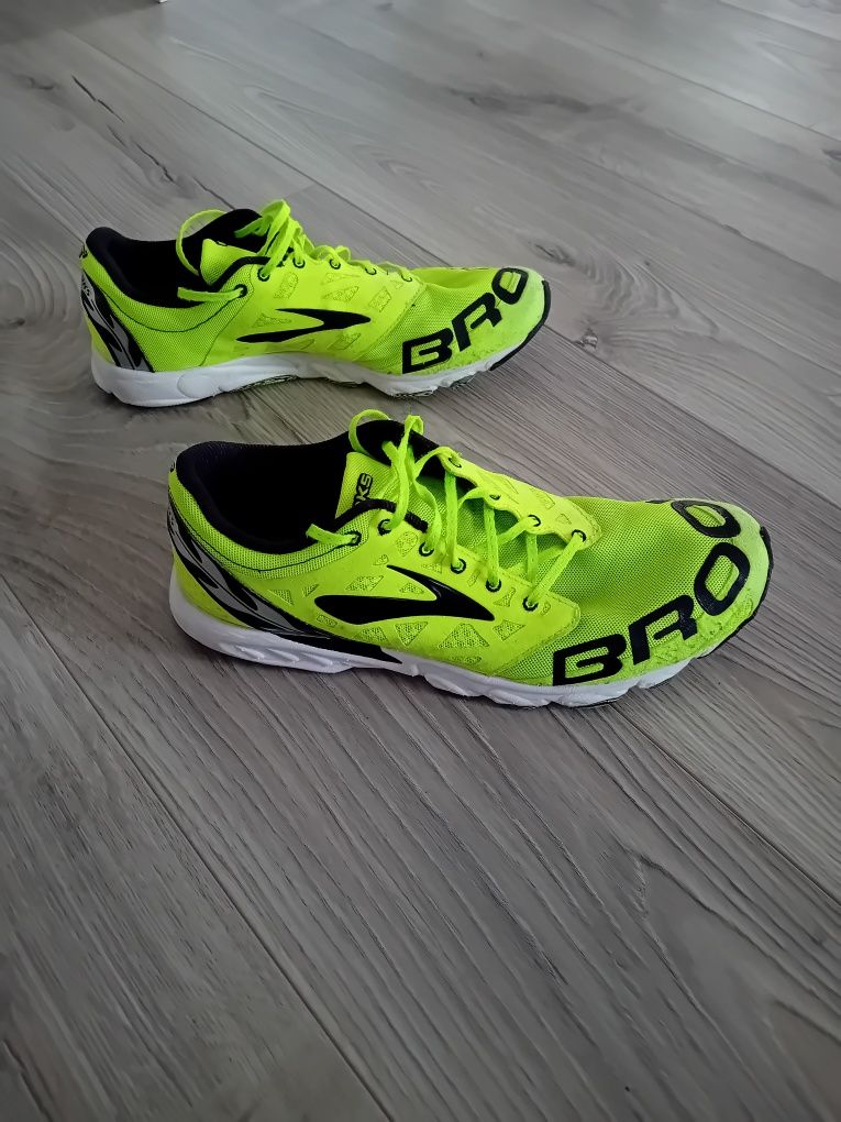 Brooks T7 marime 44 28 cm Cicir OLX.ro