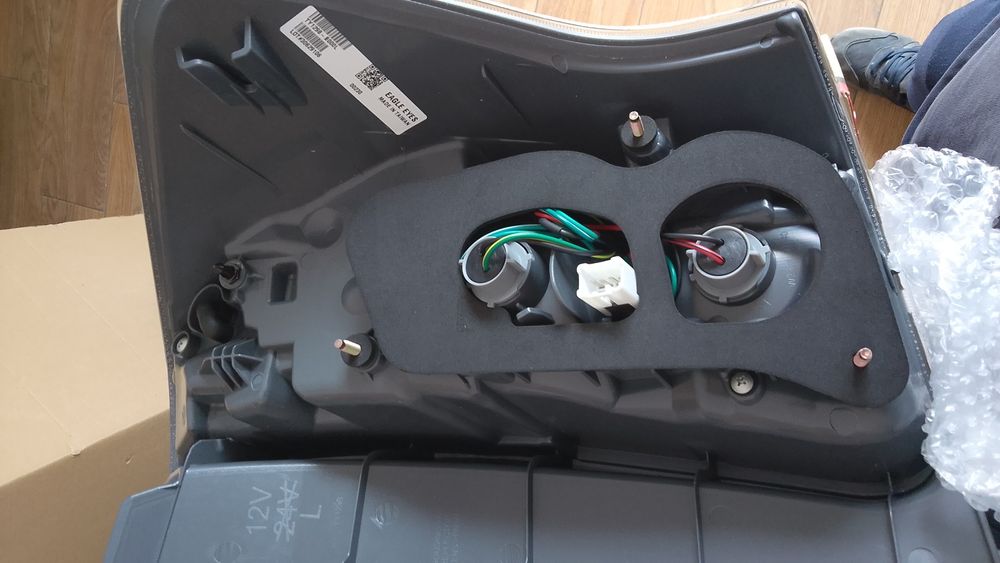 Lampa stop Toyota prius plus piese caroserie Toyota produs plus