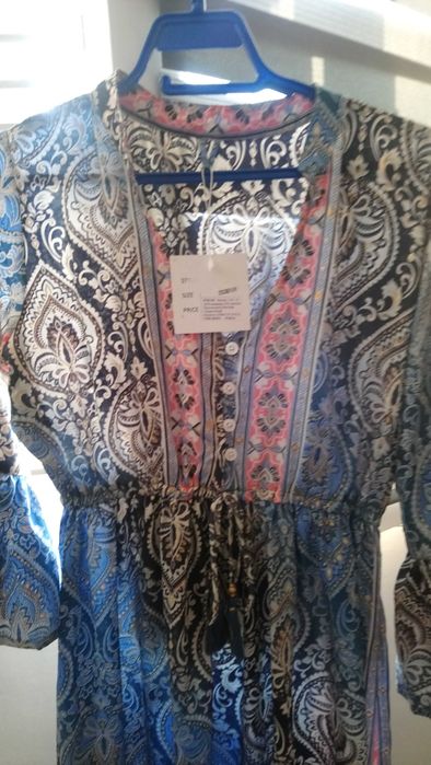 Чисто нова лятна рокля с етикет тип индийска , коприна